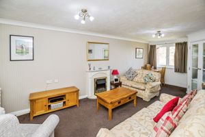 LIVING ROOM- click for photo gallery